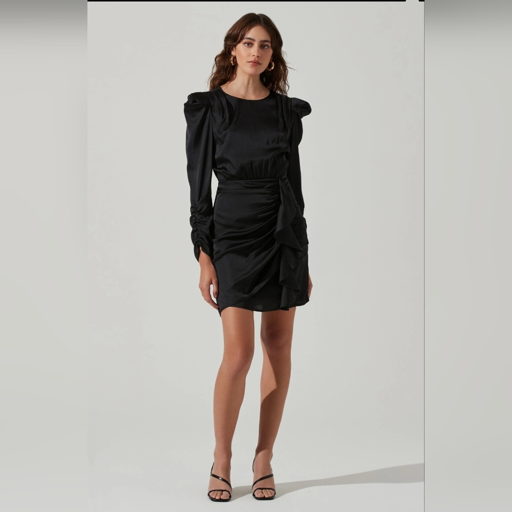 NWT Astr Black Satin Puff-Sleeve Ruched Midi Dress
